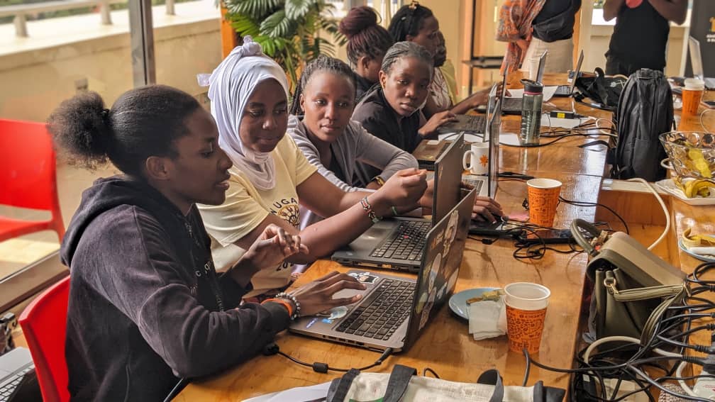 Codegirl2710's tweet photo. Finalizing chaiii fire at At room
#WIT #TehHerHome #Welovenerds @Africastalking @ATCommunityKla @imie_trends https://t.co/nIK8xjIdoQ