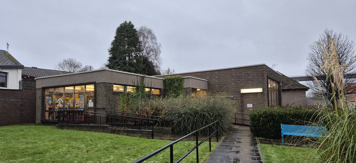 SRPegg's tweet photo. Warm and cosy library on a cold wintery day #BeaconsOfHope https://t.co/GshNTtV1RF