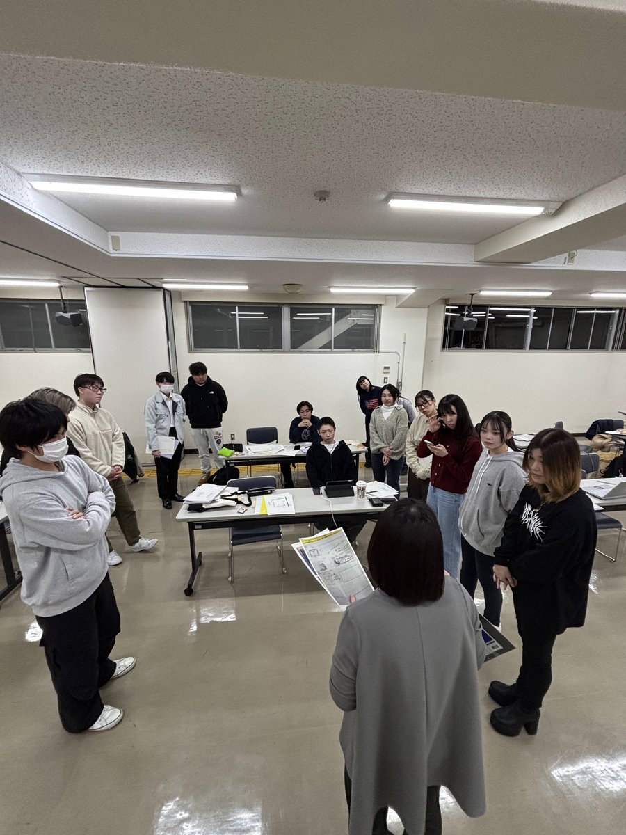 hanamaki20's tweet photo. 11/22(金)は第9回委員会活動日でした！

各部会ごとに準備した台本を使って、本番をイメージした確認を行いました。
次回以降どんどんブラッシュアップしていきます！

また、昨年度委員の先輩方より差し入れを頂戴しました。ありがとうございました！

#花巻市20歳のつどい https://t.co/N8mULt3NuK