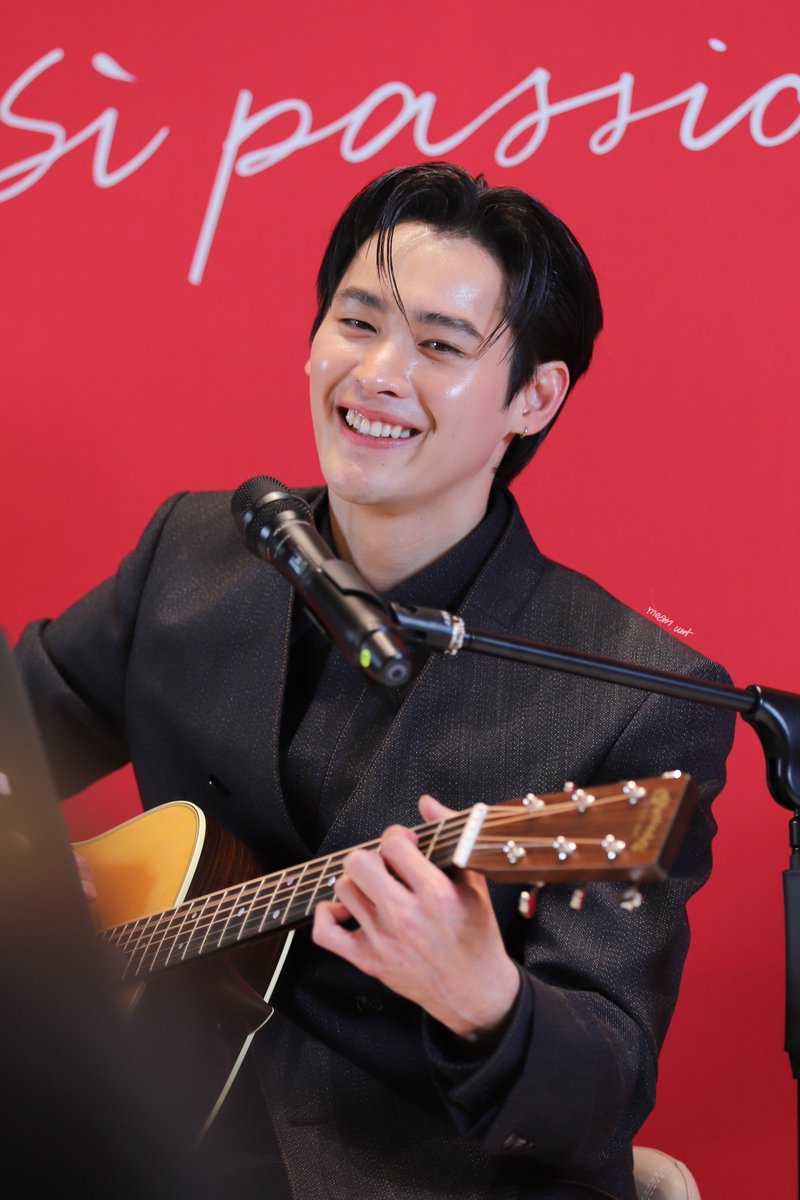 mean_wnt's tweet photo. [23-11-2024] เจอแบบนี้จะอยู่ยังไงไหวค่าาา.. 🫠 @numberx9th 

Kao with Si Passione Intense
#KaoXSiPassioneInt 
#ArmaniBeautyTH
#number_9th https://t.co/2ZmEiR3cMm