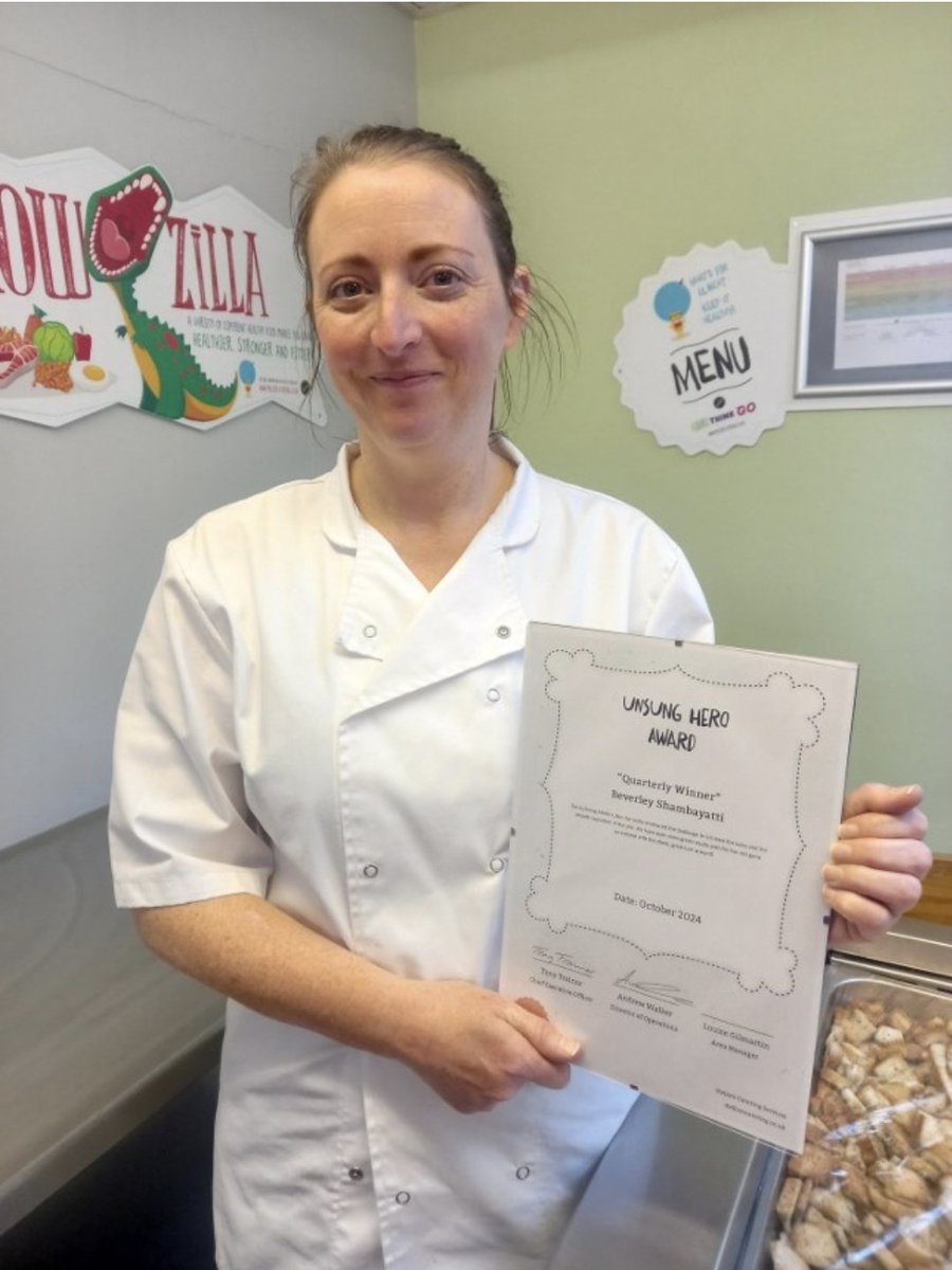 A special shout out to our amazing Catering Manager Mrs Bev Shambayati who has recently won Mellors' award for "Unsung Hero". 
We are very proud of Bav as she and her team always go above and beyond. Well done Bev! A very well deserved award  👏 👇❤️