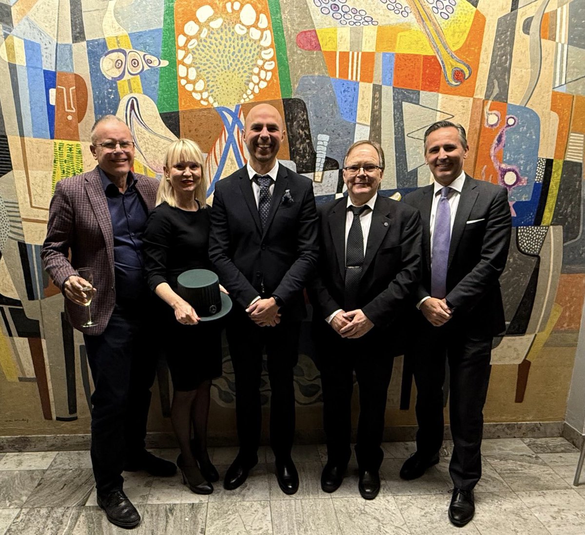 Honored to serve as opponent in public examination of Jan Siarov’s doctoral thesis ”Artificial intelligence in assessment of skin tumous in digital pathology”. Congratulations to Jan and supervisors Noora Neittaanmäki, John Paoli and Johan Mölne.#GU #Sahlgrenska