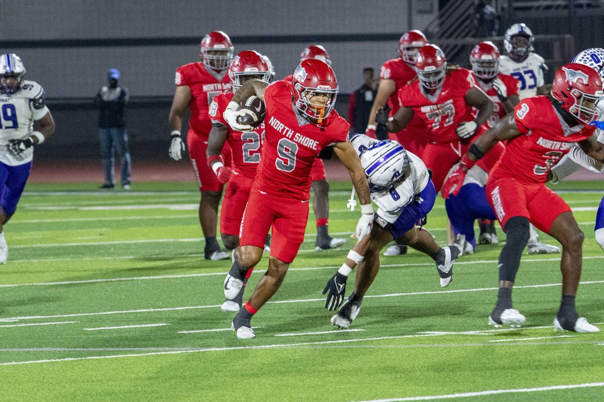 FriendswoodNews's tweet photo. Houston-area high school football playoff schedule: Regional semifinals https://t.co/D0aw99Zwdr https://t.co/2PT5QVRaU2