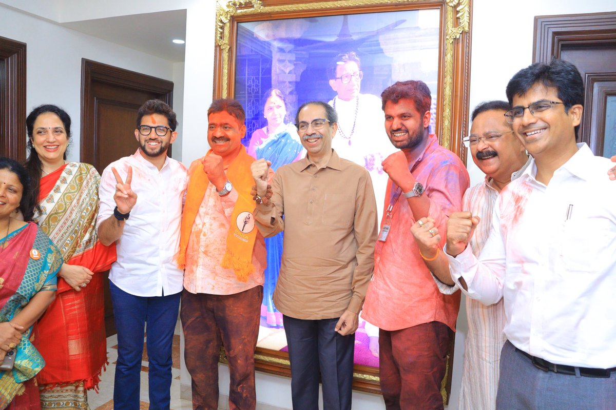 SardesaiVarun's tweet photo. मातोश्रीच्या अंगणात ठाकरेंचीच मशाल ! https://t.co/iQlztg5ZKA
