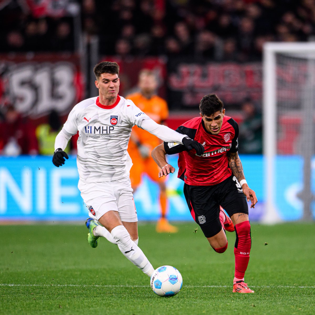 bayer04_es's tweet photo. PH3 🇪🇨

⏱️️ #B04FCH 2-2 (50') | #SomosBayer04 🖤❤️ https://t.co/QmMpRhC9F7