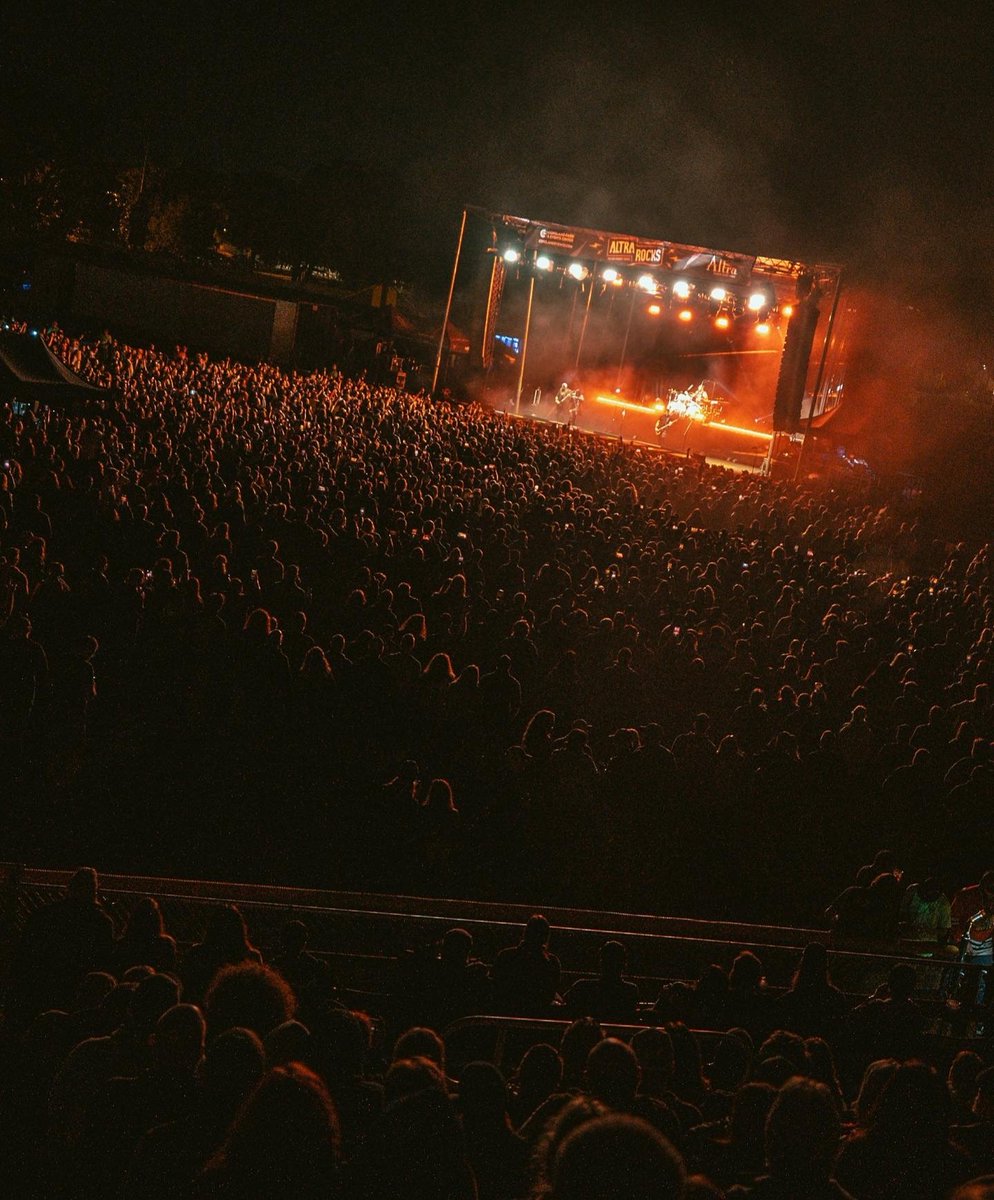 I feel extremely honoured and humbled that people are showing me so much love. My fans have stood by me through thick and thin, and I think this love is what makes my concerts house-full