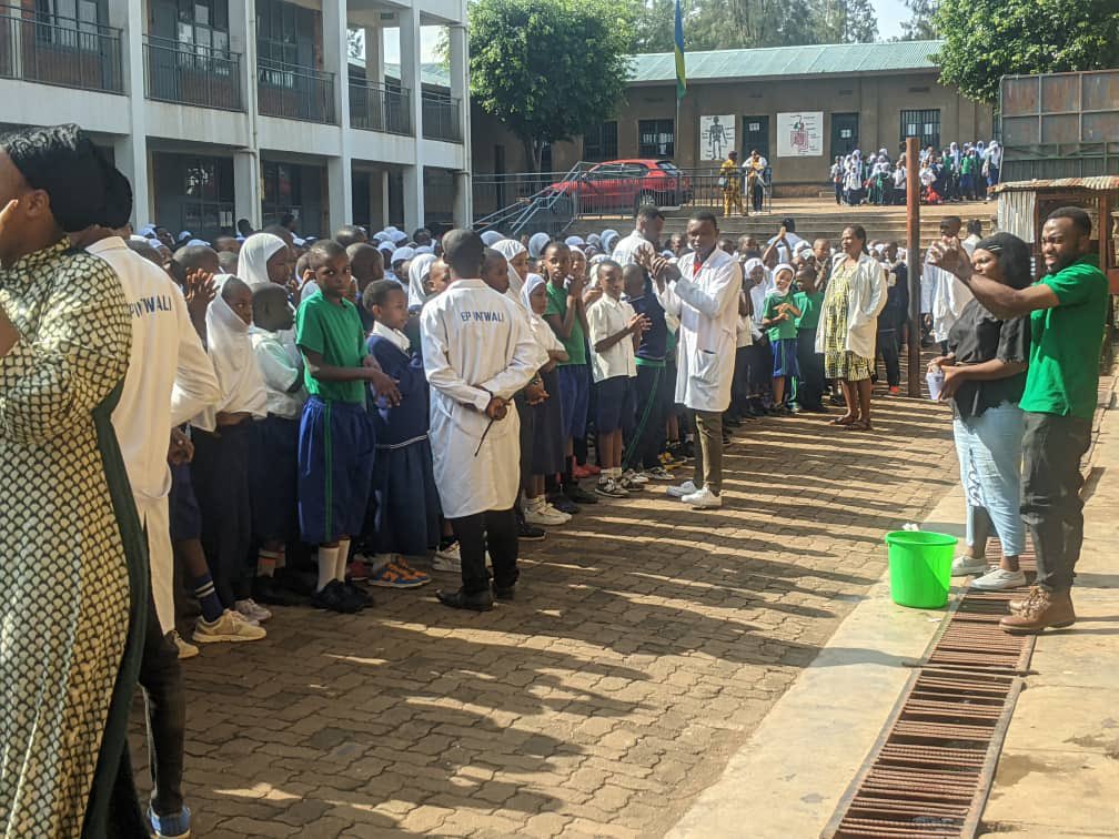 We visited École Primaire Intwari to follow up on their WASH campaign progress. After teaching proper handwashing steps, we assessed their improvement and welcomed new participants. Their dedication to hygiene and creating a healthier environment is truly inspiring!