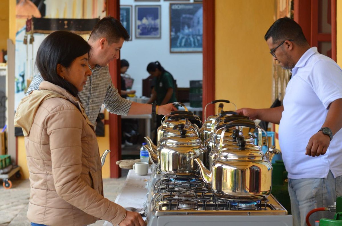 ☕🌍 ¡El café colombiano sigue conquistando corazones y paladares en el mundo! 🇨🇴❤️Hoy, en el municipio de Argelia, #Cauca, se llevará a cabo la ‘Subasta por la paz’, un evento en el compradores de 10 países competirán por los 15 mejores lotes de café, producidos con pasión y