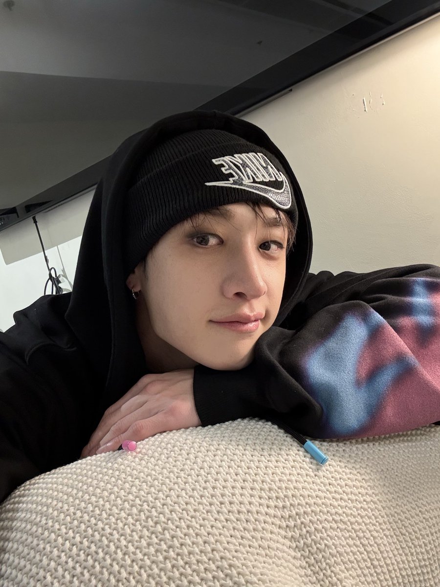 hyunehans's tweet photo. 241123 BC 🫧 

🐺 I swear imma come back to The Philippines ㅡㅡ Such a nice place… ㅠㅠㅠ

Here’s a gift https://t.co/ecKsYldvq7