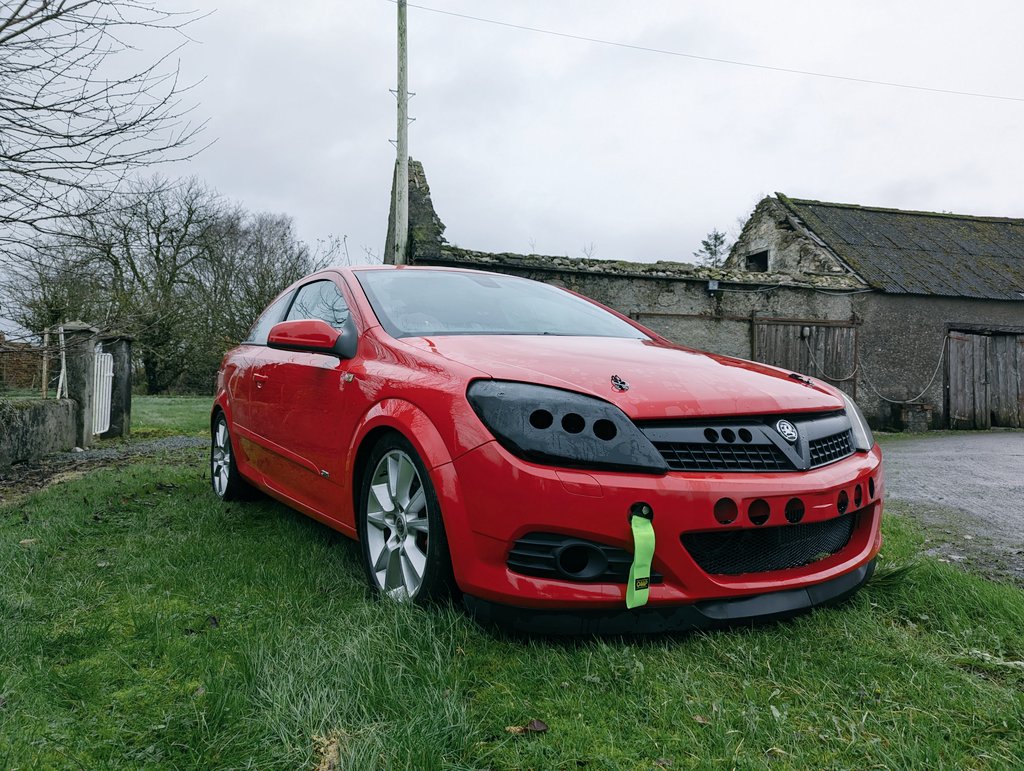 BeatenDownBrian tweet media