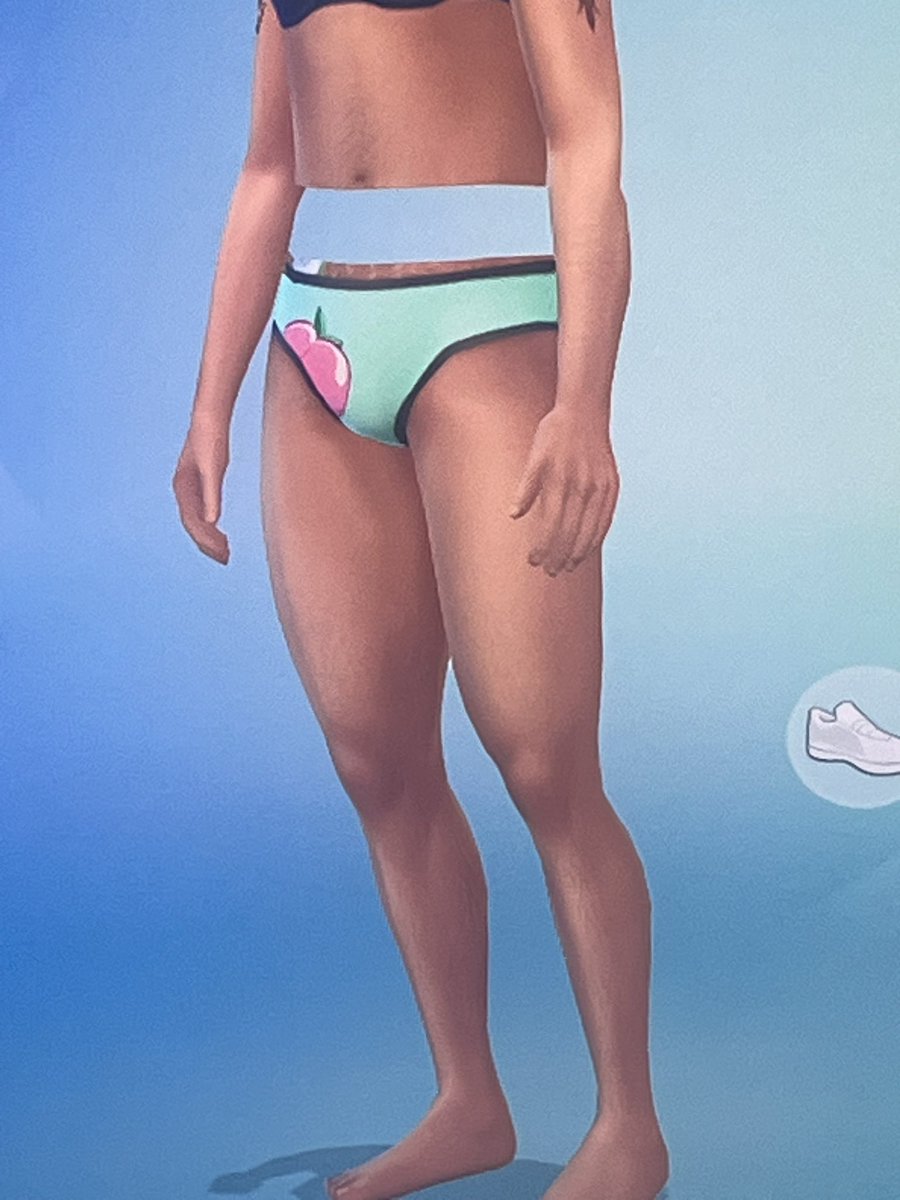 snarryfan87's tweet photo. @TheSims 
I have a console problem with love struck underwear it keeps glitching my sims https://t.co/xjjNRFjaJ7