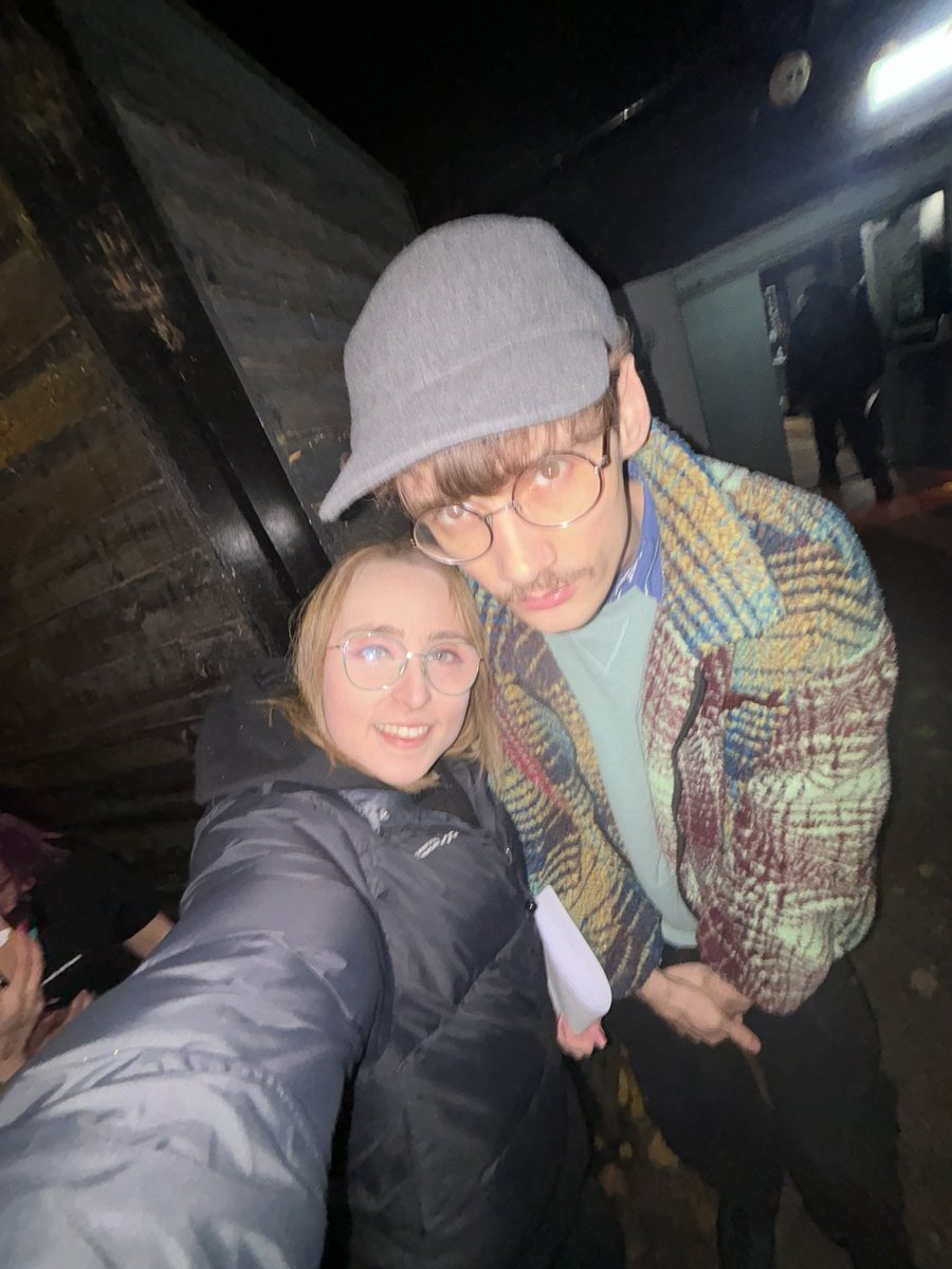 melia /\\\ tweet media