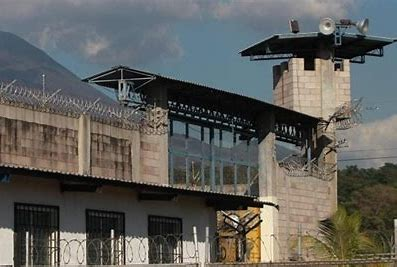 DesaparecidosSV's tweet photo. 3 INTERNOS DEL PENAL DE IZALCO FALLECIDOS LAS ÚLTIMAS 72 HORAS, EN HOSPITAL MAZZINI.  
1- José Edwin Castro Molina, originario de Zacatecoluca 
2- Gerson Dagoberto M., originario de Soyapango
3. Juan Carlos A., orginario de San Julián, Sonsonate. Se 

desconocen las causas https://t.co/jOlNm7CJY4