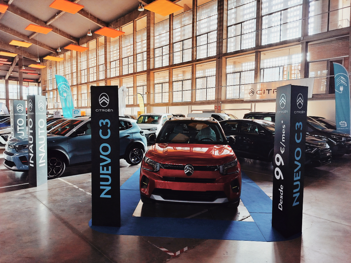 SalonMotorsur's tweet photo. 🚙 ¡Qué gran día para #Motorsur ! 🤗

Aprovecha las horas que quedan hasta las 21h para hacerte con el coche que deseas ¡En Motorsur hay muchas Ofertas esperando para ti! 🏃‍♂️

#SalonMotorsur2024 #IFECAJerez https://t.co/3Nwfe9O3zK