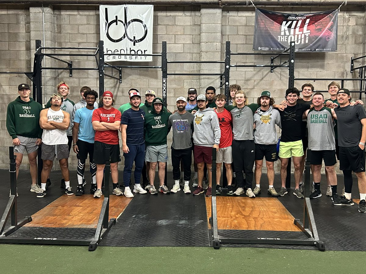 Last lift before the Thanksgiving Break. Big shoutout to Blake &amp; BentBar for taking care of our guys all Fall! 👊 #BleedGreen #DroverNation #DB90