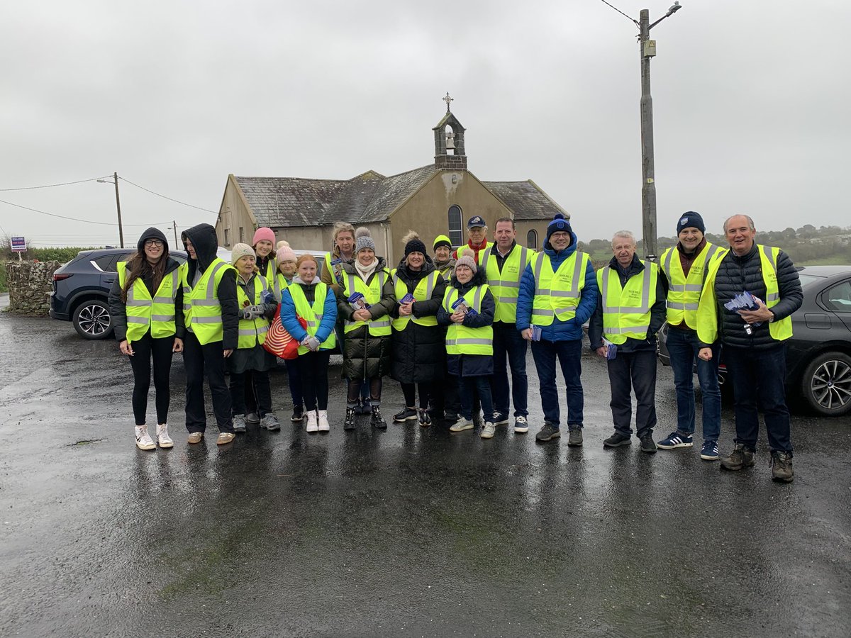 MattShanahan1's tweet photo. With the #dunmorecrew now. Great energy, with people getting behind the independent brand. @WaterfordNS @waterfordcc #thehavenhotel #strandhotel #azzuro https://t.co/uNdahOQZ3X
