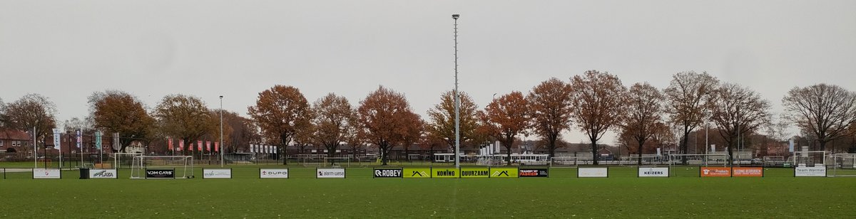 Vandaag is de eerste serie van de nieuwe sponsorborden opgehangen. Er is plek voor meer! Hangt jouw bord hier binnenkort ook? Neem contact op via sponsor@efcpw.nl