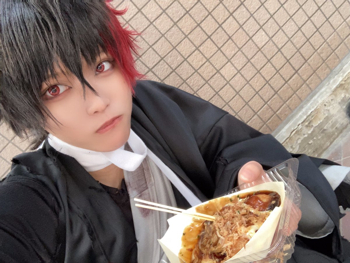 96_nec_0's tweet photo. 改めまして、アコスタお疲れ様でした！！！

獅子王と鵺と一緒でしたー！
イベお初で内心ドキドキしてたけど肥前めちゃくちゃ楽しくて秒で1日が終わりました、、時間足りん🥹

己でもぐもぐ地産地消できて満足満足😇
#アコスタみずほPayPayドーム福岡 https://t.co/l3jXWiovIr