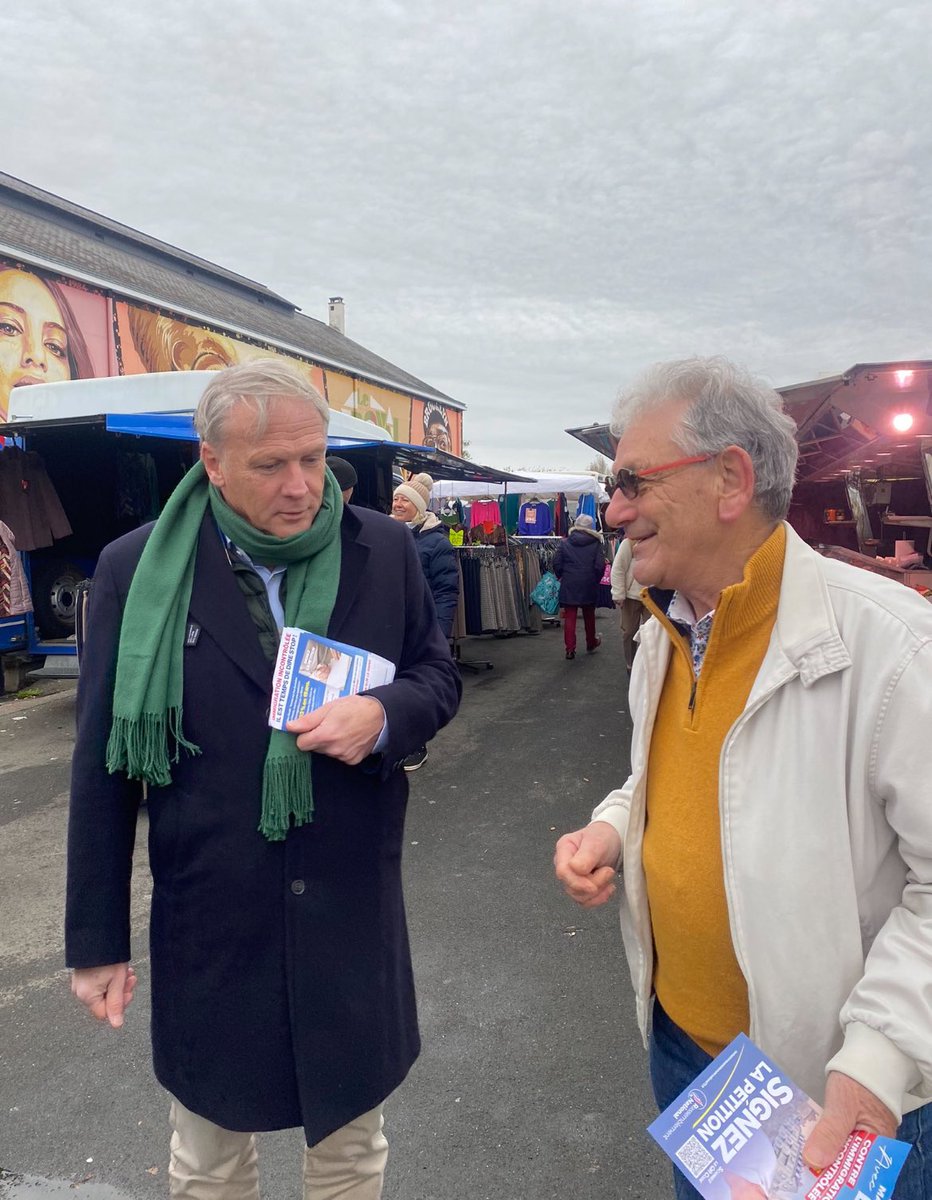 romain_lemoigne's tweet photo. Nous étions ce matin au #marché de la Cité des Pins au #Mans, pour alerter les Manceaux sur l’immigration incontrôlée dans la ville.

Le Mans est la ville de France où l’#immigration a le plus augmenté en 15 ans. 

Le @RNSARTHE riposte !

 @MCarolineLePen @PhOlivierRN
#RN #Sarthe https://t.co/QuT9Ma1cyk
