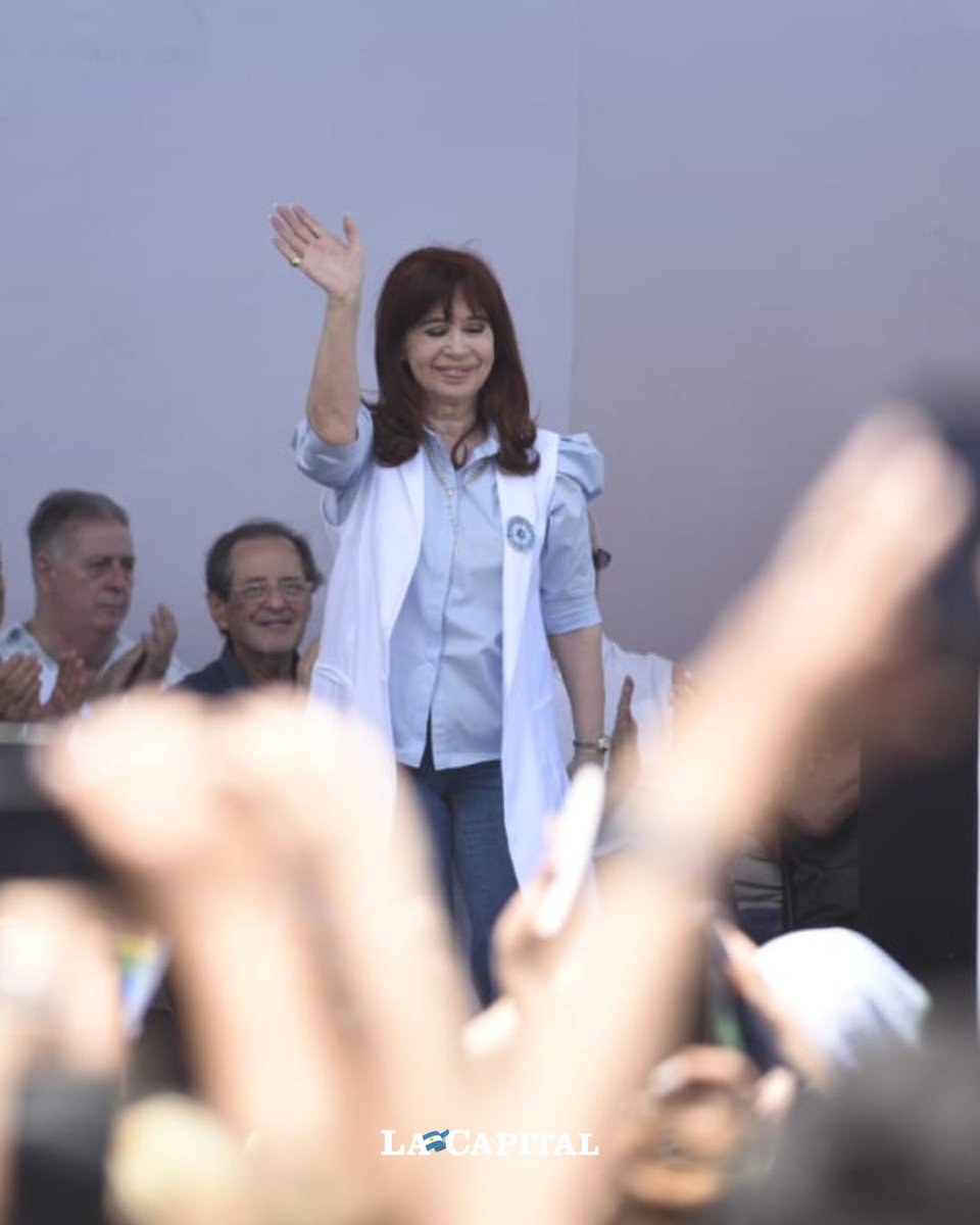 Diario La Capital tweet media