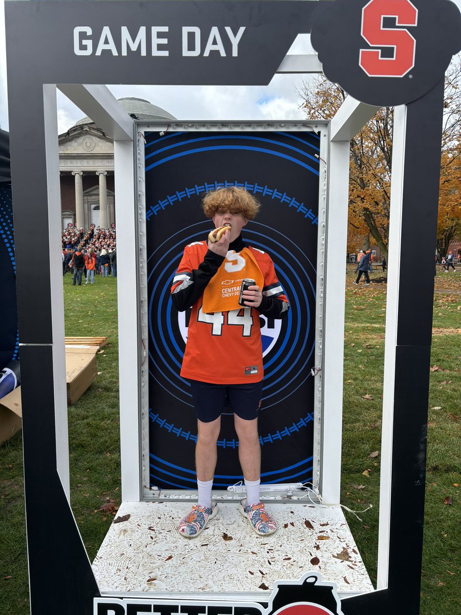 p_shaw22's tweet photo. Time to EAT!! GO CUSE!! #cusegameday#pepsi https://t.co/jLmB5ZJzPH