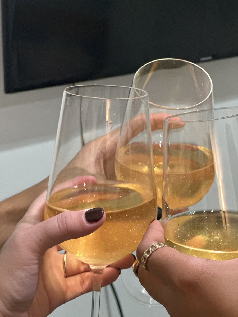 s_ebanks143's tweet image. #BacheloretteWeekend Day 1✨