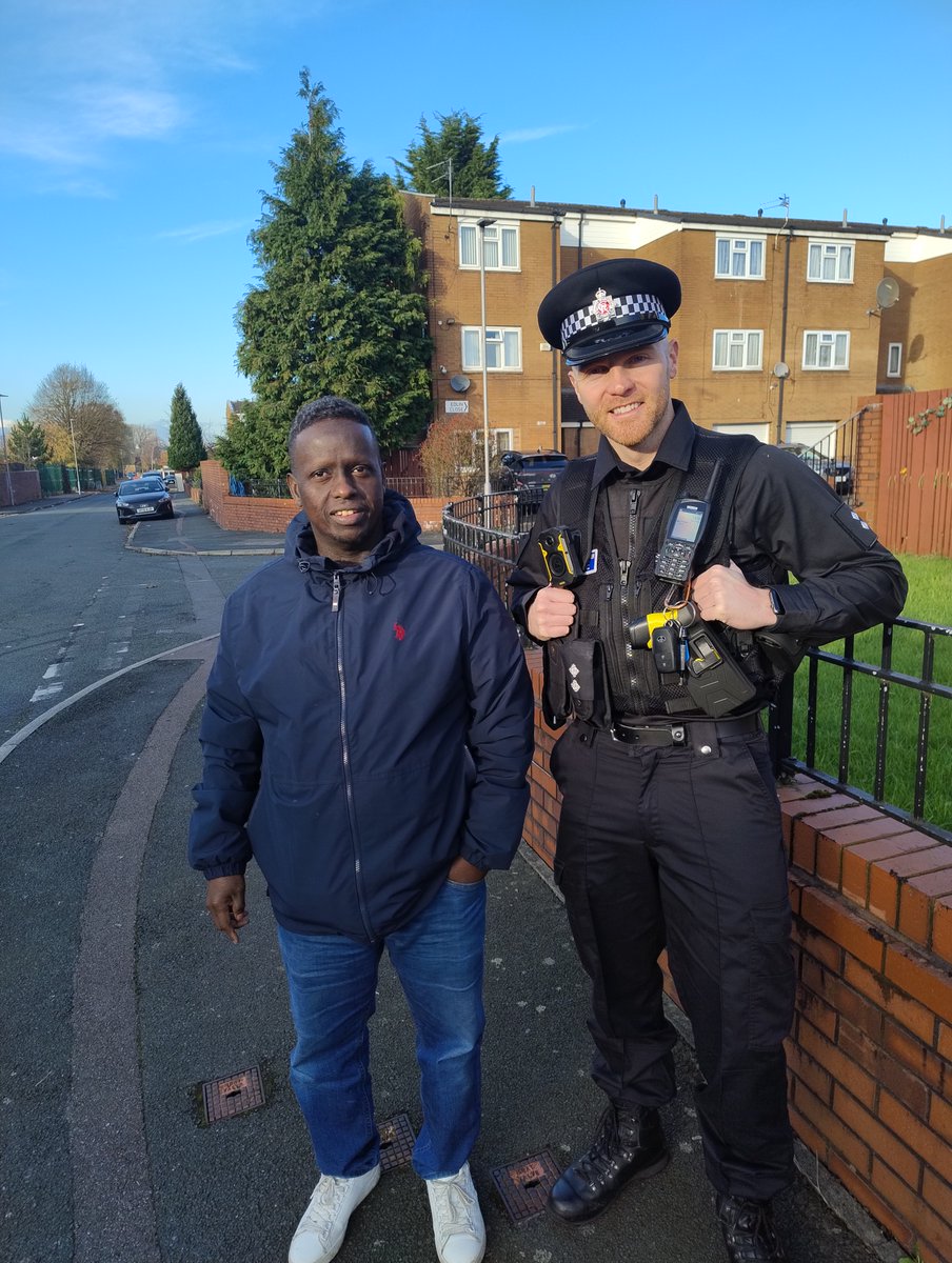 LabourArdwick's tweet photo. 🚨  Action Day in Ardwick Ward!🚶‍♂️🌳  

On 21/11, @cabdiqafaar  visited Ardwick Green,Cotter Street, Billing Ave,Brydon Ave,Higher Ardwick,Grove Village,&amp;more  with @gmpolice Inspector Mark Cheston.@bevcraig @cllr_hewitson @AfzalKhanMCR @McrLabour @GMPLongsight 
P1 https://t.co/xg6OeyzKaT