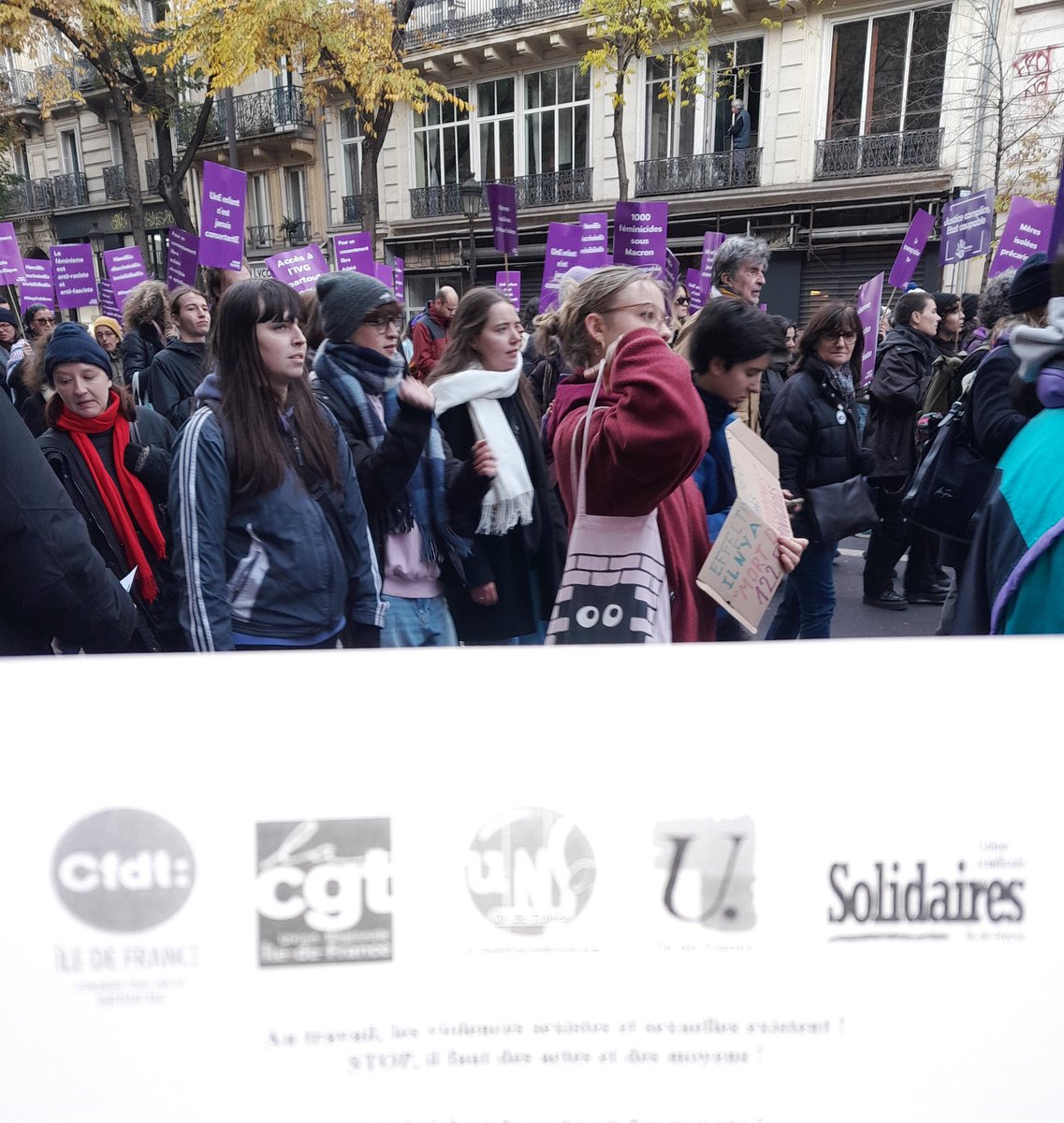 La CGT avec l'intersyndicale présente à la manifestation parisienne : les violences existent au travail, on s'organise pour lutter ! #23novembre2024 #vsst #égalitéprocgt #grèvefeministe