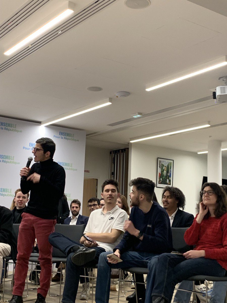 gwen_coulon's tweet photo. Moment de cohésion pour l’InterJAM Paris IDF avec une simulation parlementaire et une formation sur le PLF. Un échange dynamique et stimulant, propice à l'enrichissement des compétences et au renforcement des liens entre les JAM. #InterJamParisIDF https://t.co/UyPWSr0UQw
