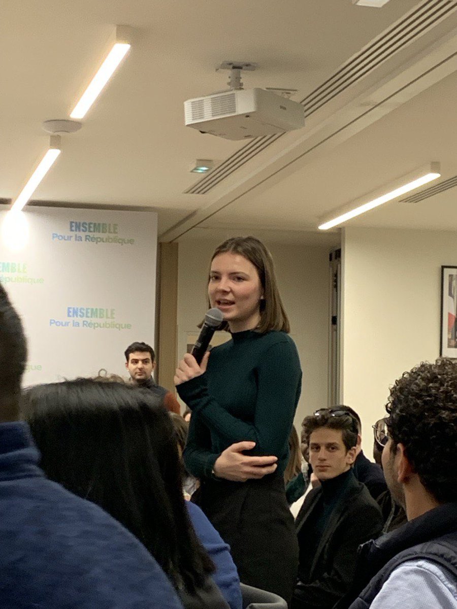 gwen_coulon's tweet photo. Moment de cohésion pour l’InterJAM Paris IDF avec une simulation parlementaire et une formation sur le PLF. Un échange dynamique et stimulant, propice à l'enrichissement des compétences et au renforcement des liens entre les JAM. #InterJamParisIDF https://t.co/UyPWSr0UQw