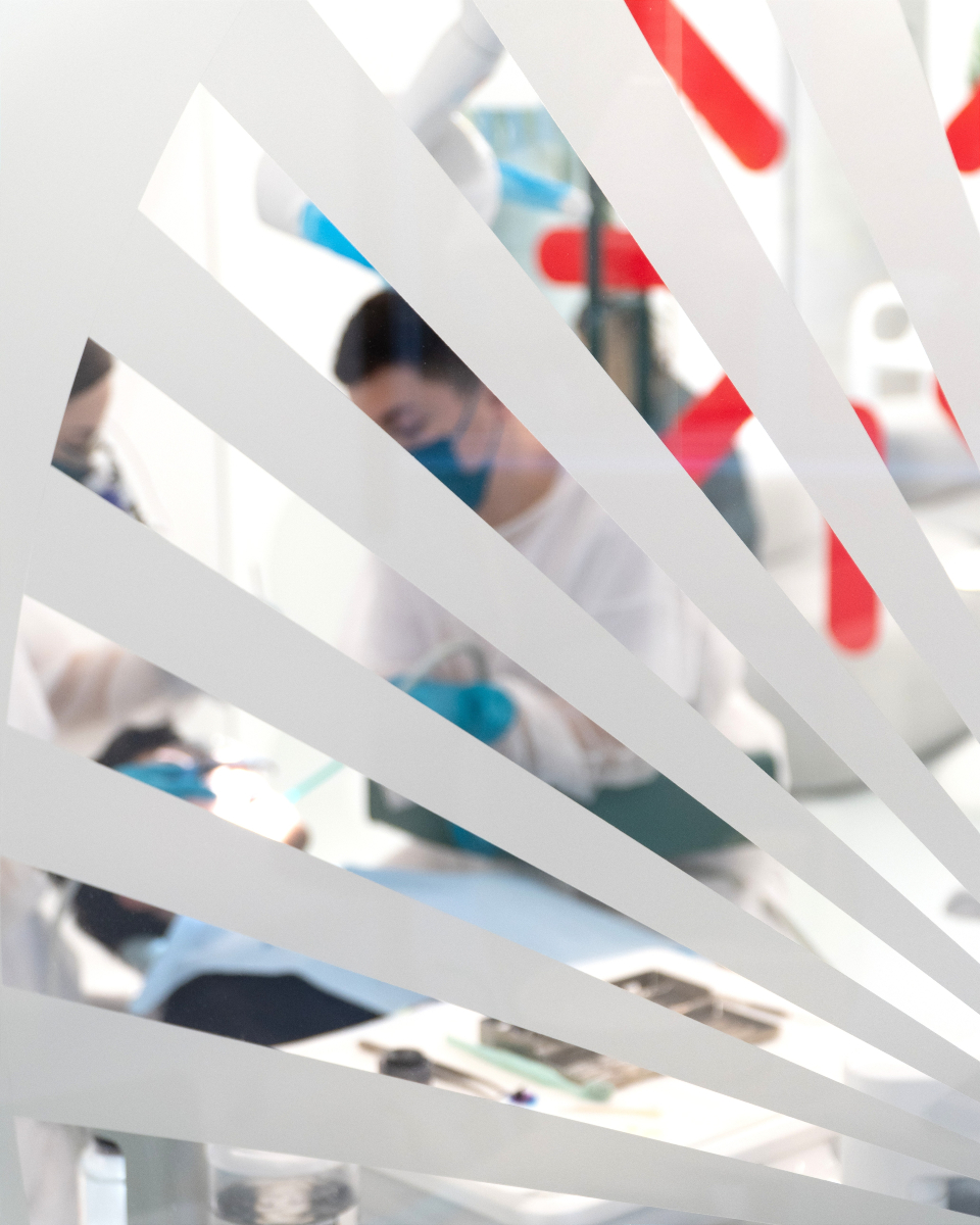 ClinicaLuminos's tweet image. Așteptarea nu a fost niciodată mai interesantă! 🕒🔍 Din sala de așteptare poți să vezi toată acțiunea și să te inspiri pentru propria ta aventură în programare. 🚀💻 Nu rata spectacolul! #Programare #Inspirație