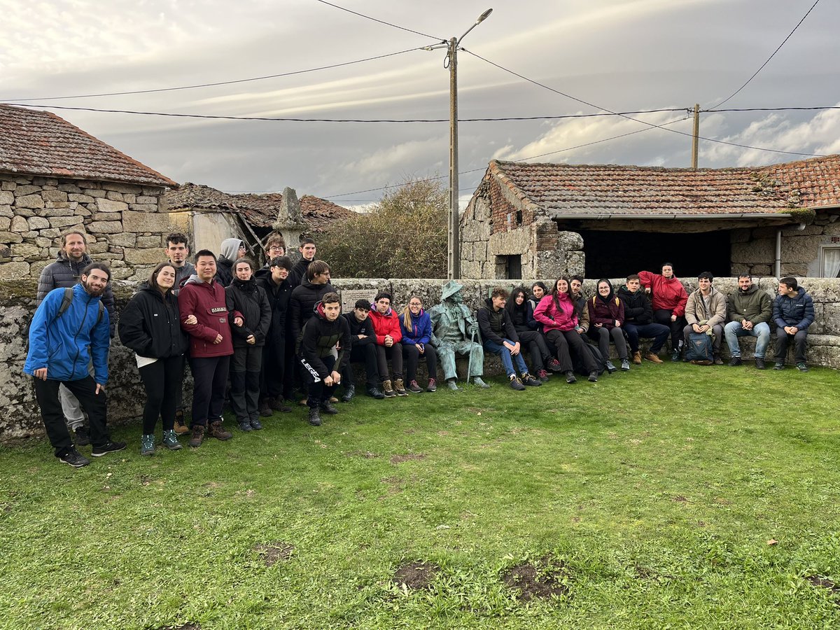 arraiano_seco's tweet photo. E rematamos os dous intensivos días de traballo de campo xeográfico no antigo Couto Mixto @CoutoMixto @dosmistos falando da súa situación actual, das visitas que recibe, do uso de fondos europeos, etc. #Geography @facultadeXH @UniversidadeUSC https://t.co/OCLdEOJNQs
