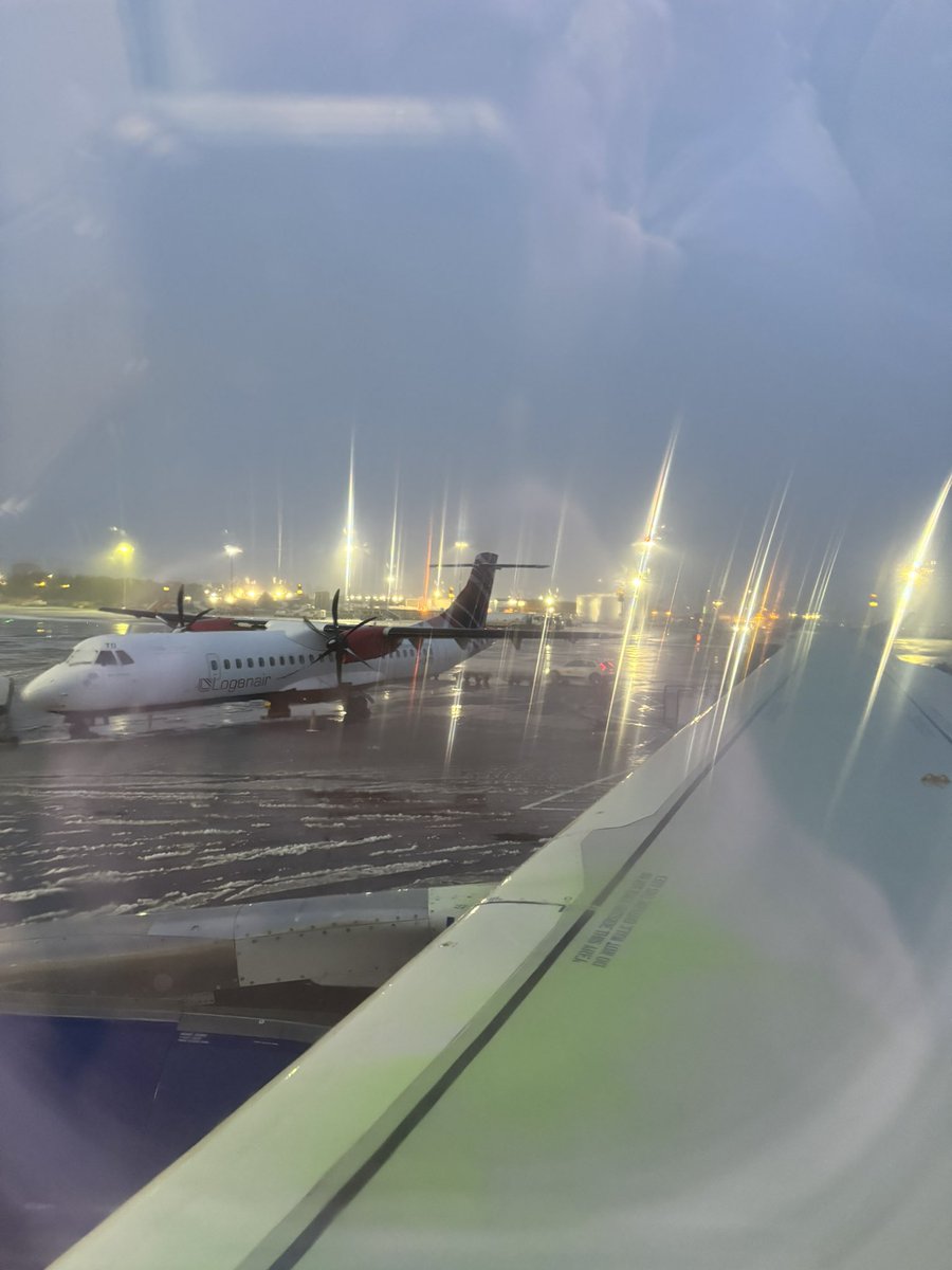 AdamStewart__'s tweet photo. 08:15 boarding for the 08:55 EDI-LHR Flight. Now 16:19 .. still on plane, on tarmac, promised we would leave an hour ago,communication a disgrace and been given 2small bottles of water and a packet of biscuit for 8hours. It’s more than the weather ! @British_Airways https://t.co/Cm1IXomvtv