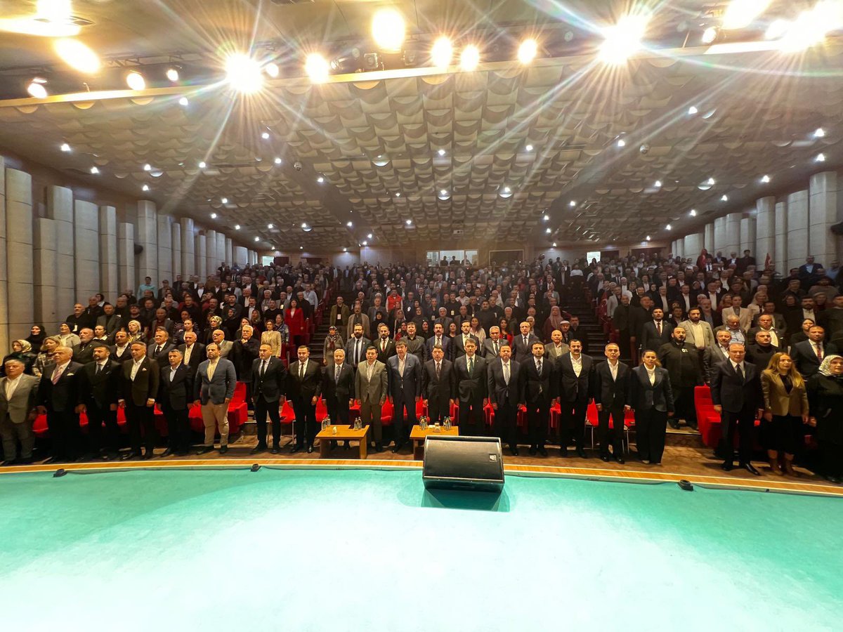 akbalikeyupEA's tweet photo. 6. Olağan İlçe Kongremizi tamamladık.
Adalet Bakanımız Sn. Yılmaz TUNÇ’un katılımlarıyla, bayrağı devralan Hasan DEMİR Başkanımıza hayırlı olmasını diler, bugüne kadar emek veren, bizlere ağabey olan Mehmet ÇİVİK Başkanımıza teşekkür ederim.

#geleceğinteminatı
#kepezakgençlik https://t.co/RE6zJWUbRx