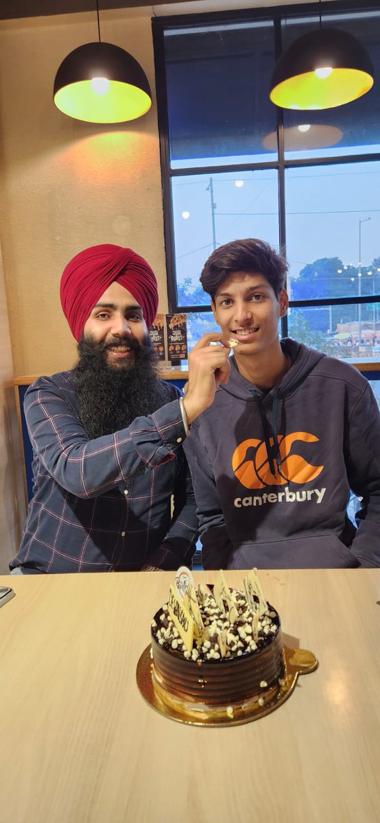 creativeroominc's tweet photo. 🎉 Celebrating Creativity &amp; Another Year of Excellence! 🎨

Happy Birthday to our incredibly talented Mr. Devanshu Raturi, the maestro behind the stunning designs @creativeroominc ! 🌟

We celebrated this special day with pizza, laughter, and great memories at Domino’s! 🍕 https://t.co/7Cs1pTQMvU