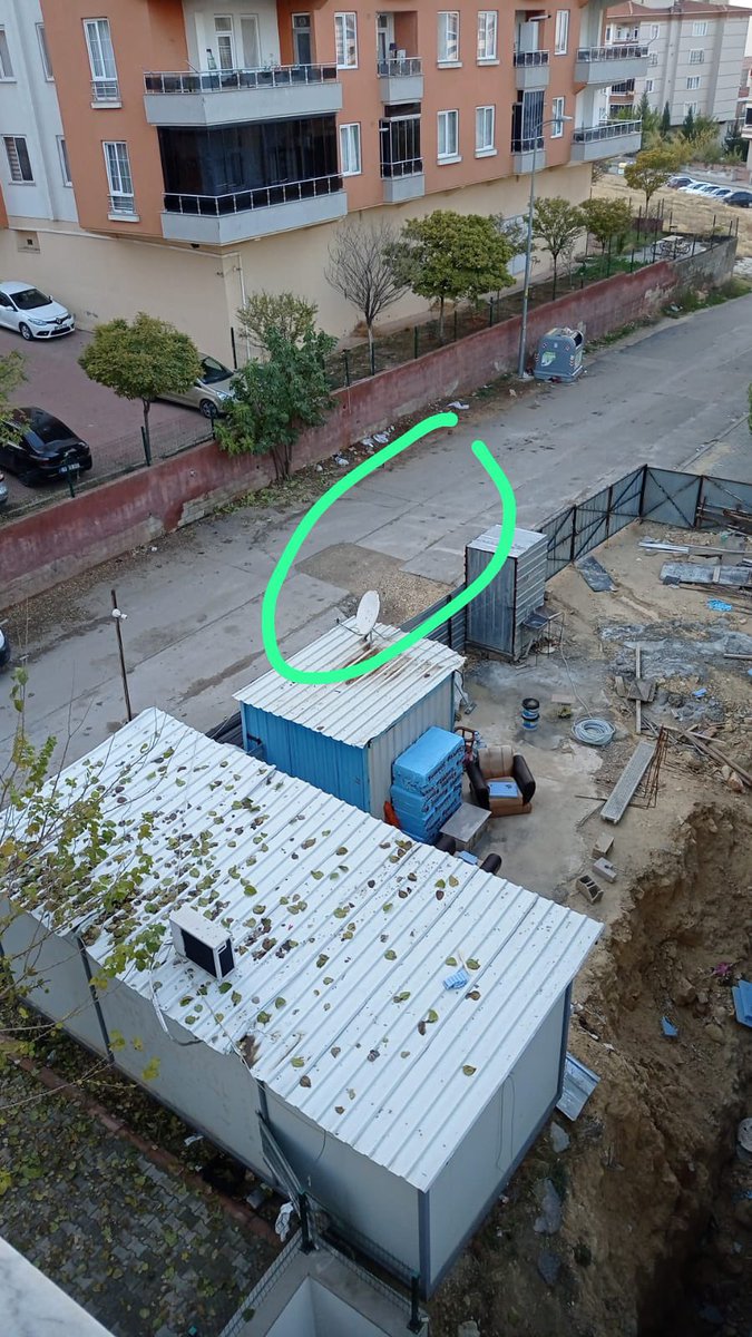 MSGOKTAS85's tweet photo. Beykent mah. genelinde hemen hemen bütün sokaklar caddeler bu şekilde köstebek yuvası gibi.İki ayda bir arabaları rotbalans ayarı yapmaya ön düzen kontrolüne götürüyoruz.Sadece Seçimden seçime gelmeyin.arada da gelin bakın
@GaziantepBeld @SehitkamilBel @Akparti @GundemiAntep27 https://t.co/KrtaHCVzbm