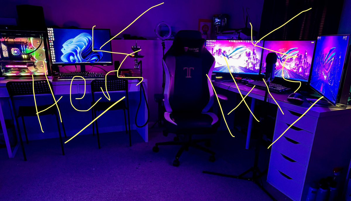 Tagzz2K's tweet photo. Just finished cleaning up my setup and dusting all of my equipment and I also got my wife her own PC setup. A true family game room ๐๐พ a His and Hers โค๏ธ and I know I need to get her a better gaming chair ๐
#DualPC #PS5Pro #4KOLEDMonitors https://t.co/jo9C0zDXfH