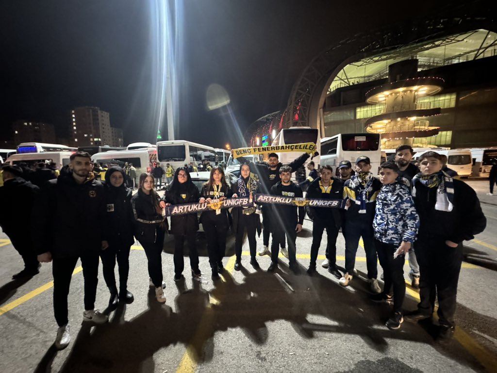 ARMAYA CANLAR FEDA! Artuklu UNIGFB olarak Fenerbahçemizi kayserispor karşısında yalnız bırakmadık. #UNIGFB