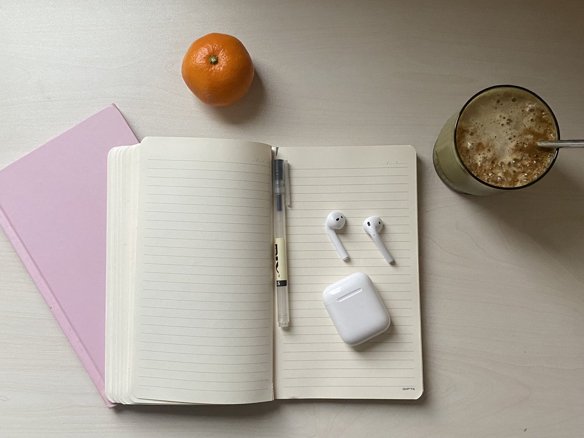 seaklae's tweet image. this and yapping in my journal