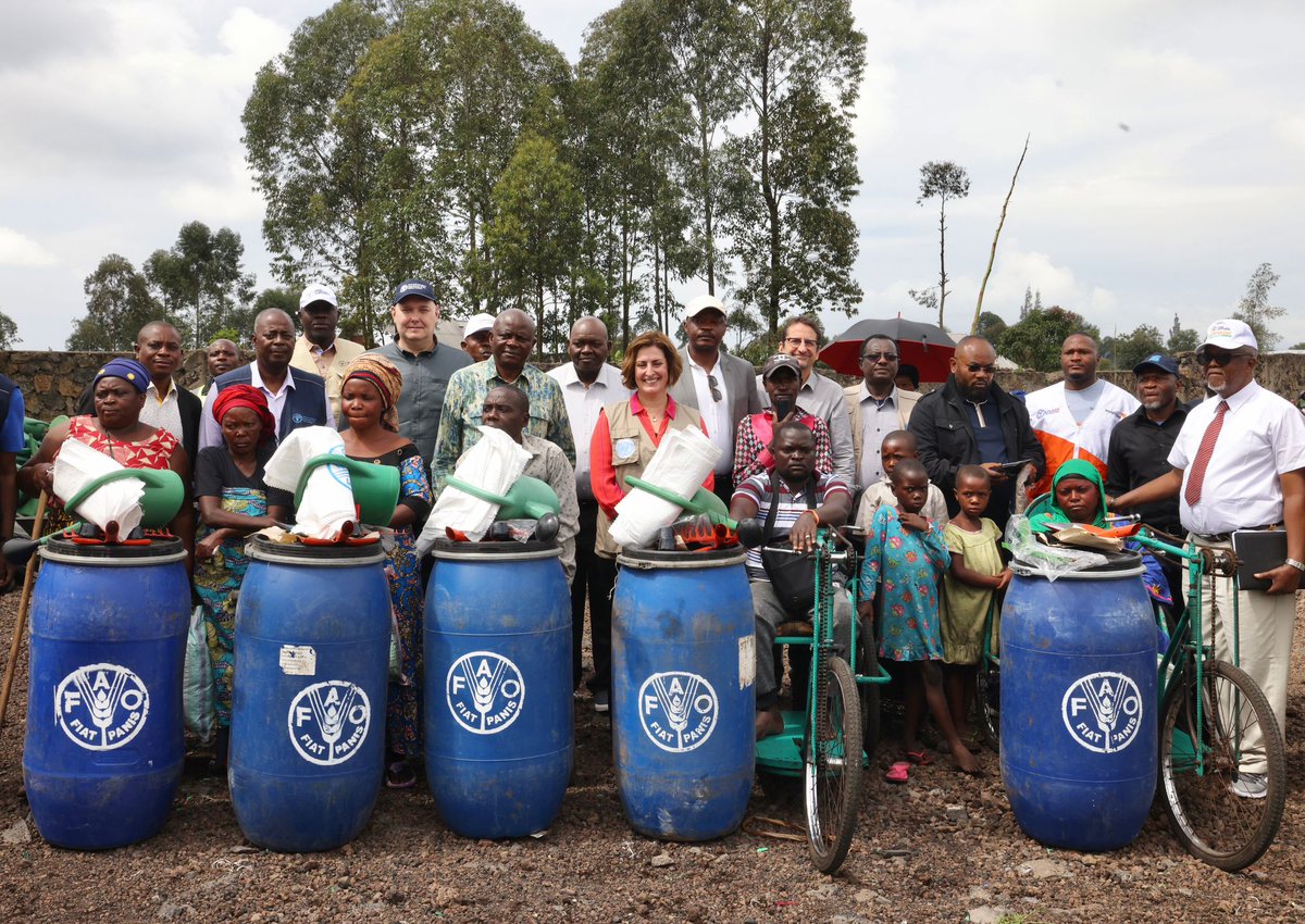 Conflict and climate extremes have displaced 7 MILLION people in #DRCongo.

In IDP sites, we have to provide more than food aid.

In North Kivu, <a href="/FAO/">Food and Agriculture Organization</a> is helping start vegetable gardens with seeds, tools and water storage – bringing better nutrition and some income.