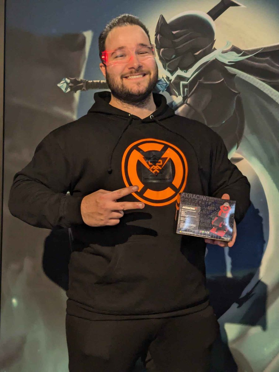 Officially crowned as the <a href="/AomaEsports/">A One Man Army</a> One Man Army Overwatch Challenge Heavyweight Champion of the World 😎🪖

p.s. League went fucking horrible but we don't talk about that 💀 Draven was in fact not a cook