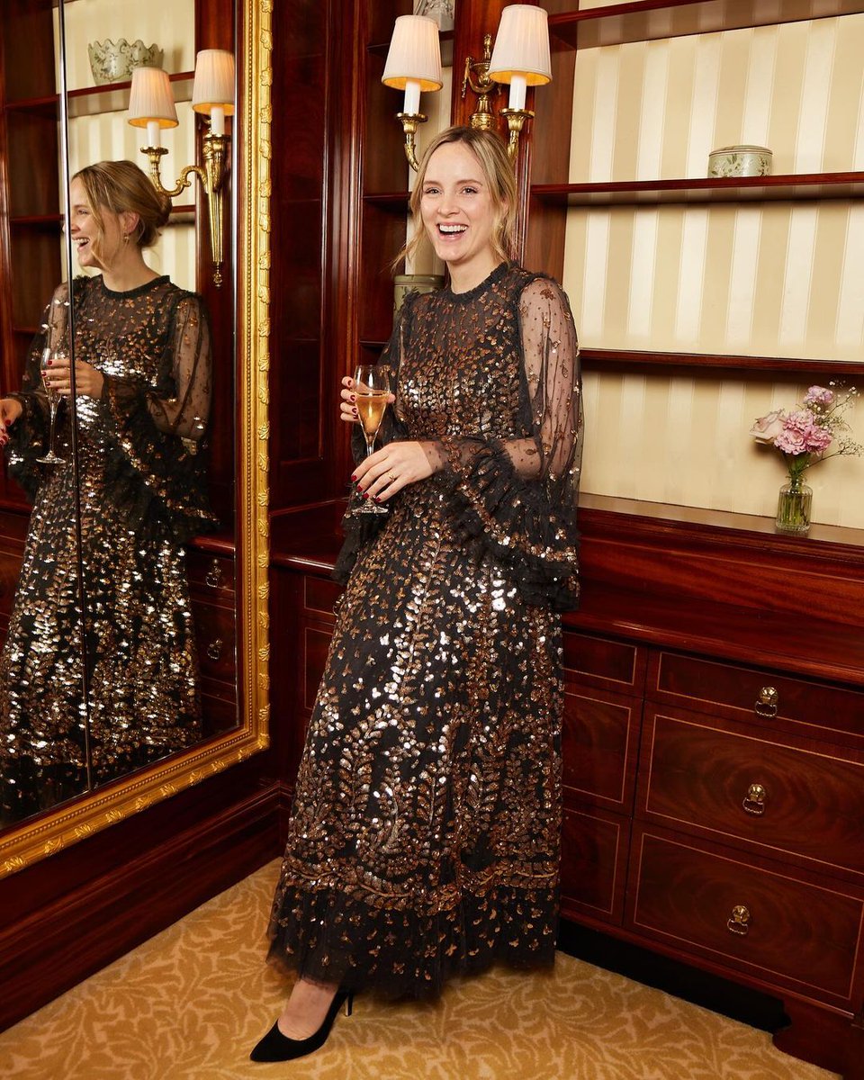 GentlemanJackAL's tweet photo. Some lovely NEW #SophieRundle pics https://t.co/5EfLswlG8j