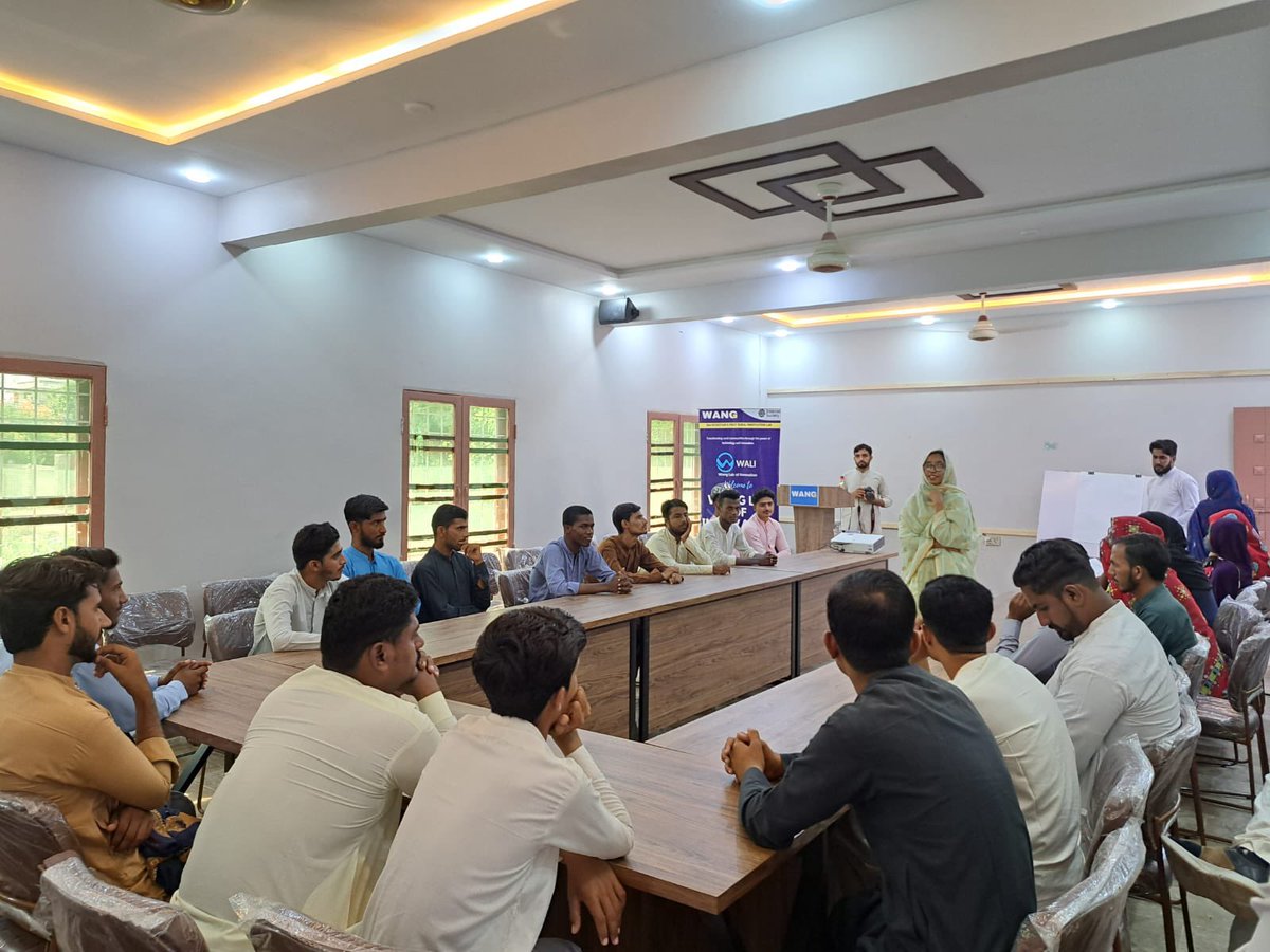 QRoonjha's tweet image. Through WANG and WALI, we provide free AI training to farmers, teachers, students, and social workers, helping them integrate AI into their daily lives.
Last week, we hosted community groups, teaching them AI fundamentals and practical applications.
#TechnologyForChange