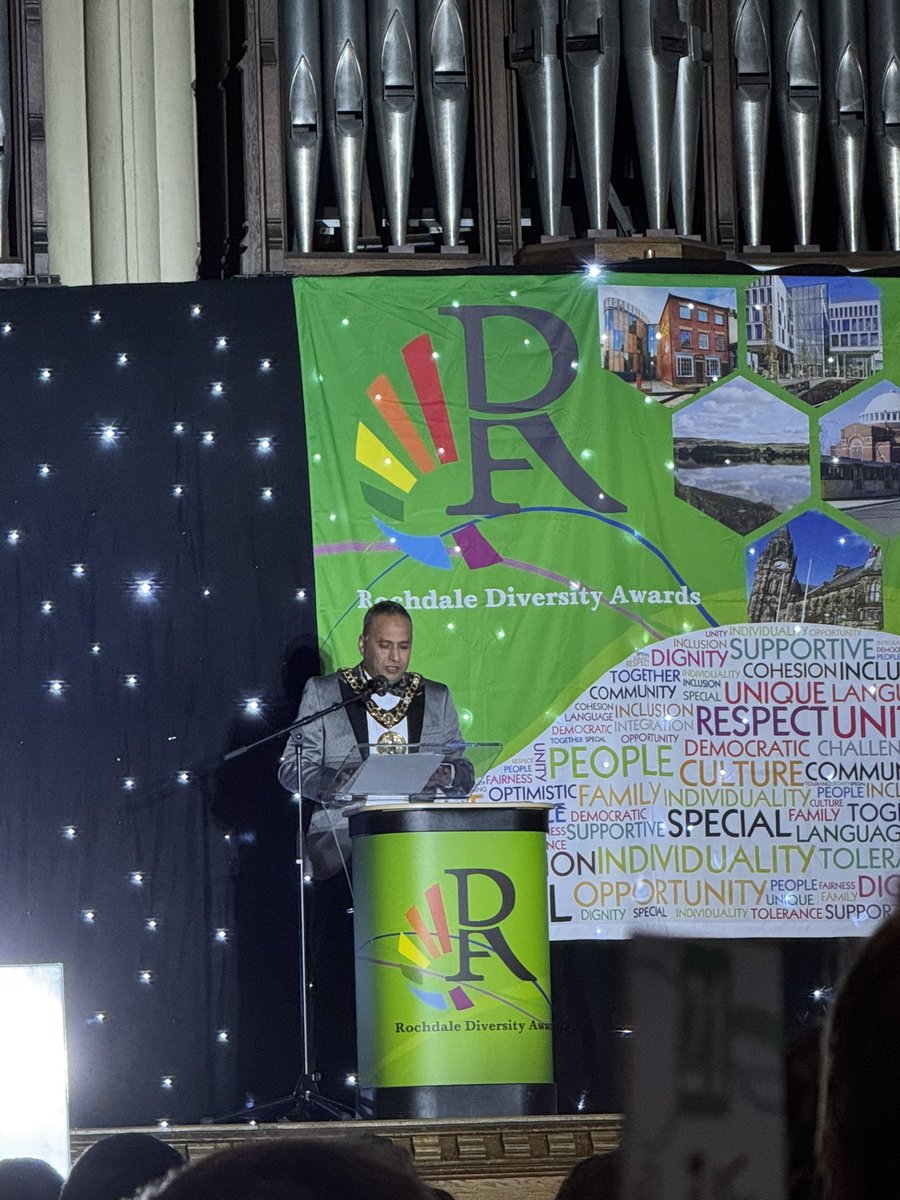 BMTechnologyIT's tweet photo. 🎉 Had a great time at Rochdale’s Diversity Awards last night!

Thank you, KYP Rochdale, for the invite &amp; for organising such a fantastic event. 🙌

Congrats to our customer for being a finalist in the Community, Voluntary &amp; Faith Award! 🌟

#DiversityAwards #Rochdale #Community https://t.co/QeJ0MNPWLr