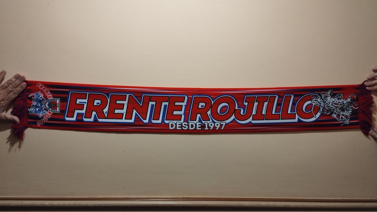 Frente_CDN's tweet photo. Estrenamos bufanda Numantina.
Desde el Frente Rojillo queremos presentaros nuestra nueva bufanda para animar al @cdnumancia 

Tiene un precio de 10€ y está disponible para todos los numantinos que quieran. 
Disponible antes de los partidos en el Chino Miguel. #AupaNumancia https://t.co/zfLKhYjVkv