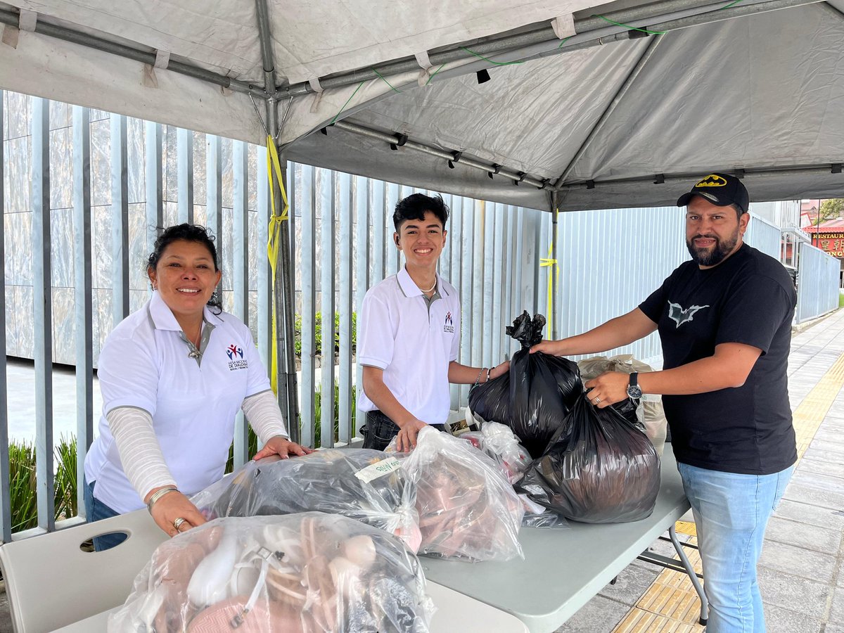 ¡Empiezan a llegar los primeros donativos! 
Le agradecemos al SEC por esta donación. Estaremos hasta las 5 p.m en la Plaza de la Democracia. 🩵👏🏽👏🏽