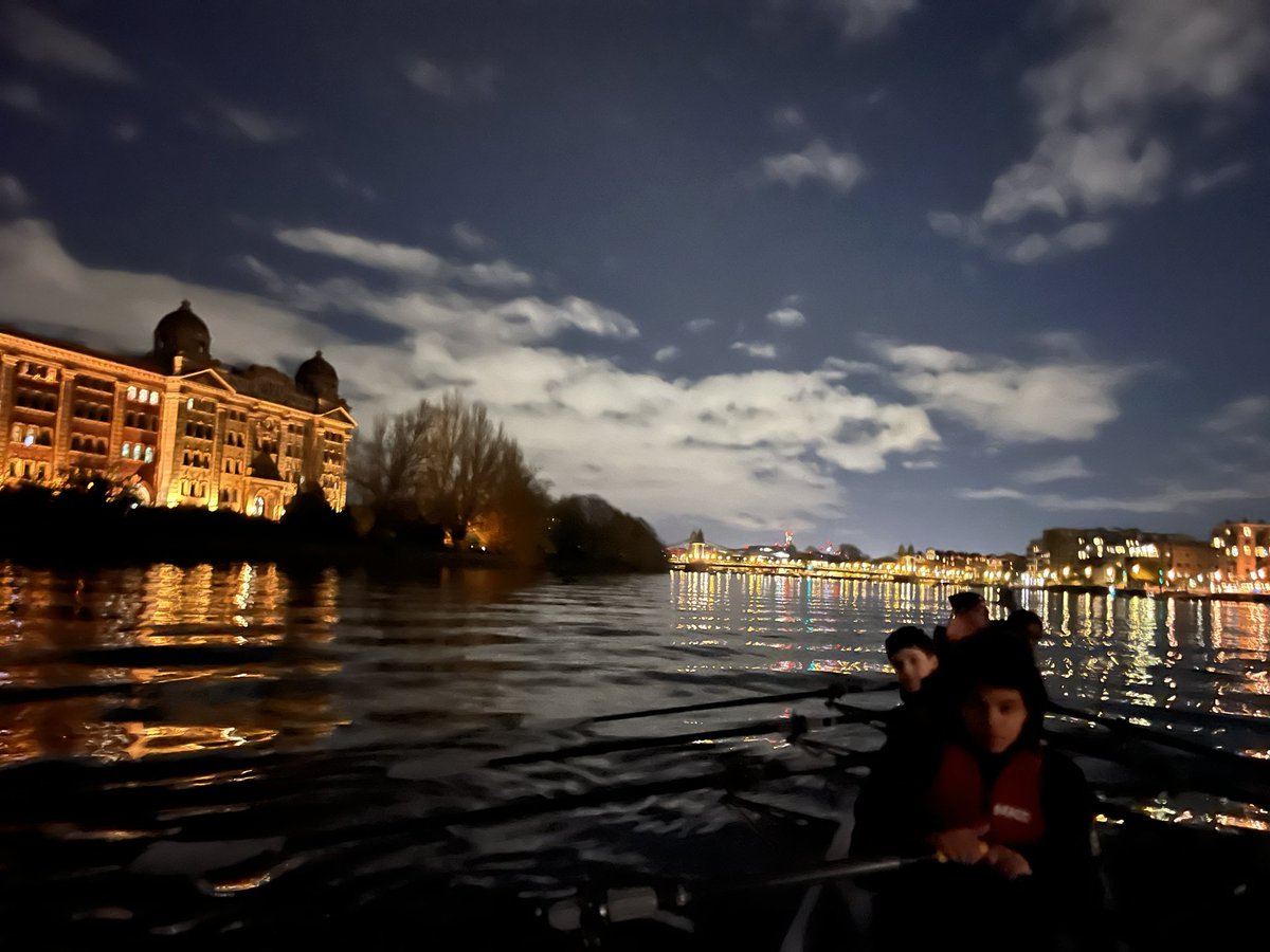 Miss Beadles tweet media