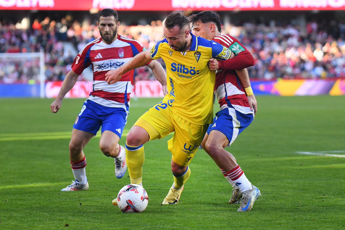 javiontiveros39's tweet photo. Sumamos un punto en un campo siempre complicado. 

💪 Aquí no se rinde nadie. ¡Esto sigue! 💛 https://t.co/ryZ82F5sZB