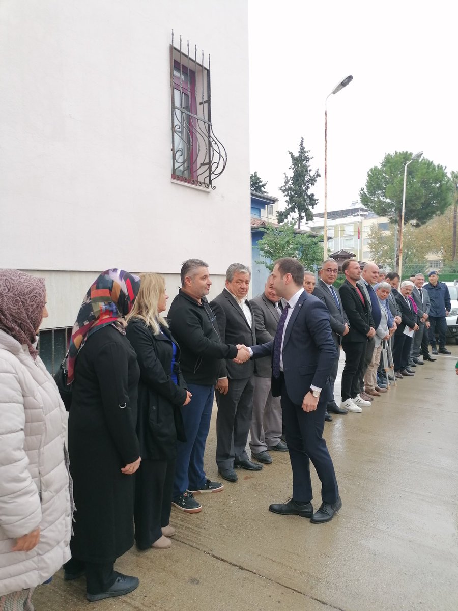 Mersin Valiliğinin 21.11.2024 tarihli onayı ile ilçemize görevlendirilen Kaymakam Sayın Mustafa ÖZBAY görevine başladı.Göreve başlaması nedeniyle Kaymakamlık önünde düzenlenen resmi karşılama törenine ilçemiz protokolü ile kurum ve kuruluş temsilcileri katıldı.