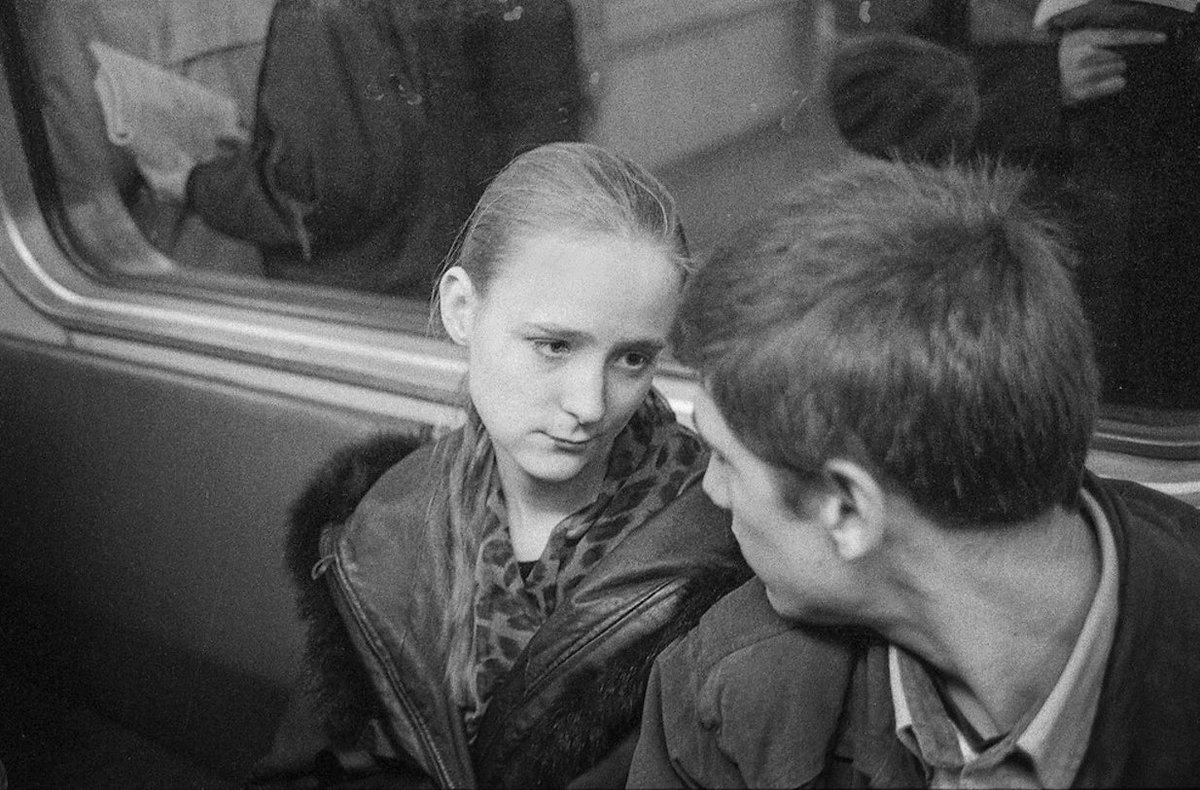 sovietphotos's tweet photo. Moskova metrosu, 1990. https://t.co/ejz1FaW1Wu